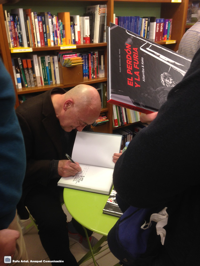 Antonio Altarriba llenó la librería Cálamo con El perdón y la furia